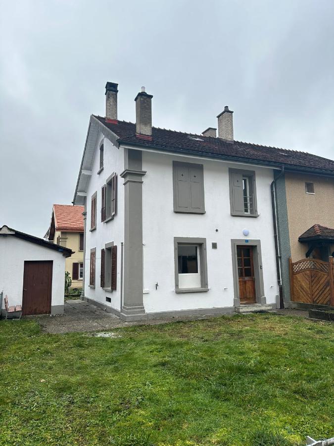 Charmante Maison Mitoyenne Villa Broc Екстериор снимка